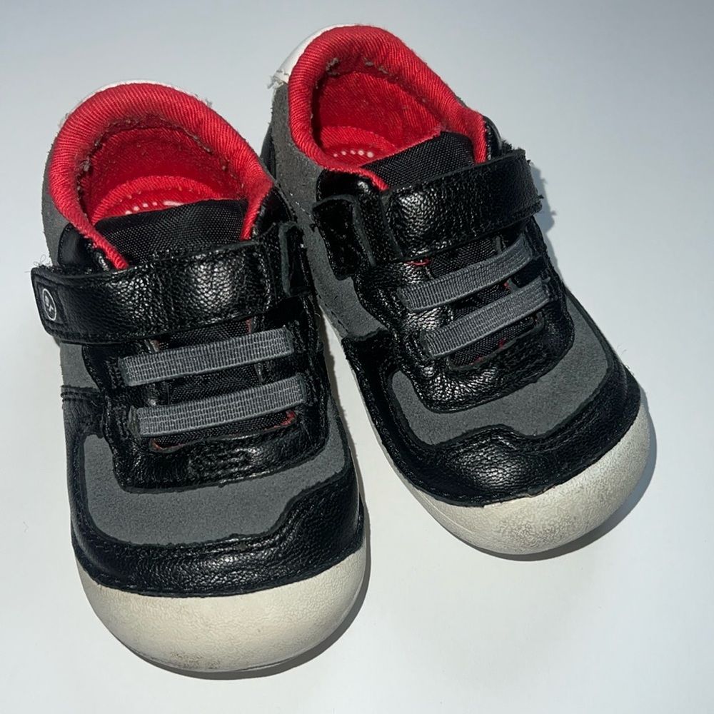 Stride Rite SM Barnes Baby Boys Shoes Size 4.5 Black Gray Red